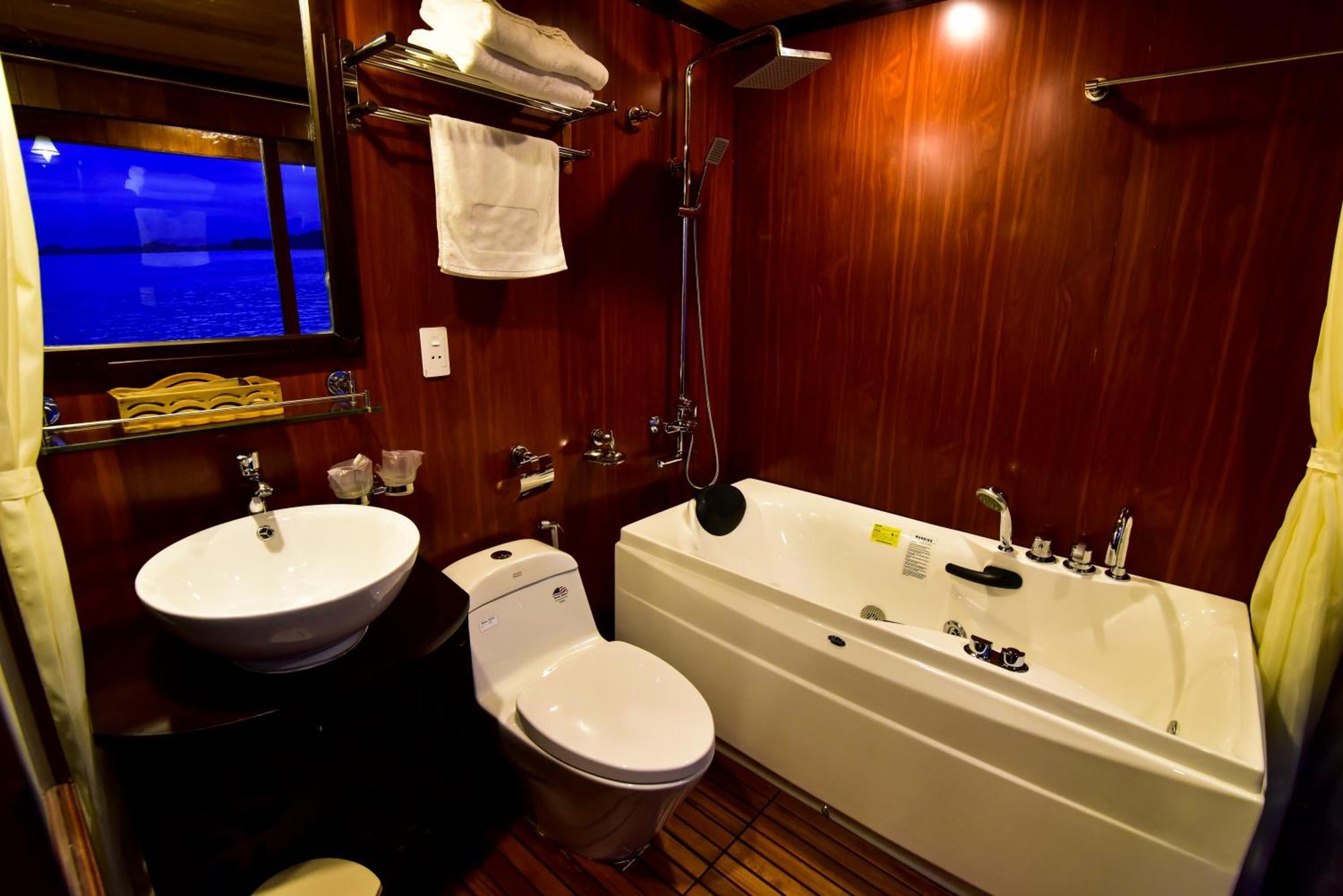 Renea Cruises Halong Hotell Ha Long Eksteriør bilde